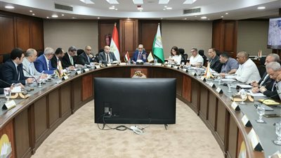 محافظ الجيزة يوجه بحسم مخالفات أراضي المناطق الصناعية وتسريع إجراءات التقنين