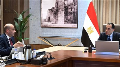 رئيس الوزراء يبحث مع وزير العمل ملفات تطوير سوق العمل وبرامج التشغيل