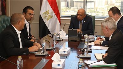 وزير الكهرباء يبحث مع تحالف «حسن علام- إنفينيتي» التوسع بمشروعات الطاقة الشمسية والرياح