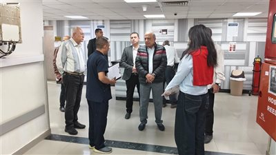 وزير الكهرباء يتفقد مستشفى الكهرباء ويتابع سير العمل في زيارة ميدانية مفاجئة 