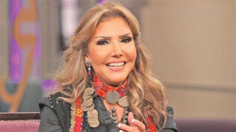 نادية مصطفي 