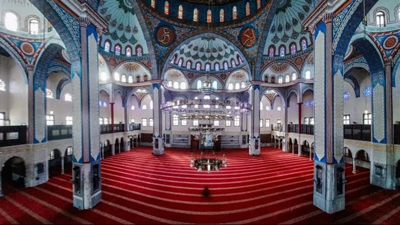 موعد اذان العشاء 