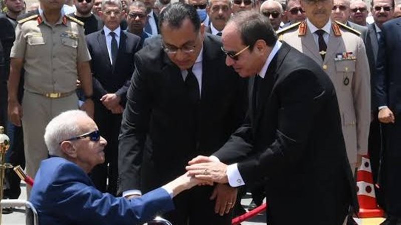 الرئيس السيسي واللواء كمال مدبولي 