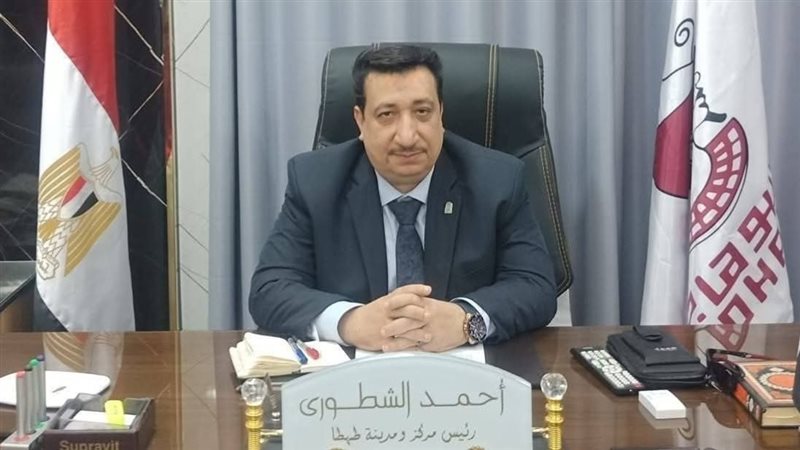 الدكتور أحمد الشطوري