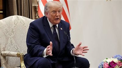 ترامب يلوّح بضربات جديدة ضد إيران.. وتصعيد عسكري ينسف فرص التفاوض