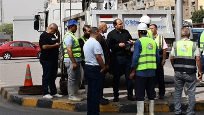 رئيس شركة مياه الشرب والصرف الصحي بالجيزة يقود خطة لتطهير مكونات محطات المياه