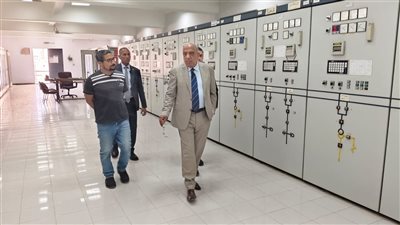فى زيارة ميدانية مفاجئة.. وزير الكهرباء يتفقد محطة محولات القاهرة الجديدة 