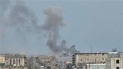 الحوثيون يقصفون ميناء المخا بالصواريخ والمسيرات.. وتصعيد عسكري جديد في الضالع