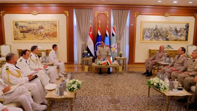 وزير الدفاع ورئيس الأركان يبحثان مع رئيس الأركان الفرنسي تعزيز التعاون العسكري بين مصر وفرنسا