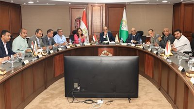قرار عاجل من محافظ الجيزة بشأن عقار مخالف بحدائق الأهرام وتسليم 3 عقود عمل لذوي الهمم