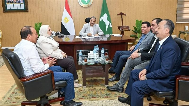 محافظ الشرقية يلتقي أعضاء مجلسي النواب والشيوخ