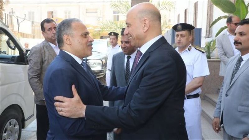 محافظ الشرقية يُهنئ