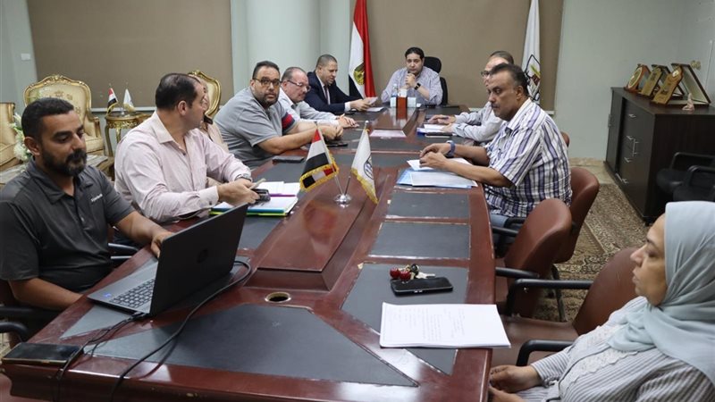 إجتماع نائب المحافظ