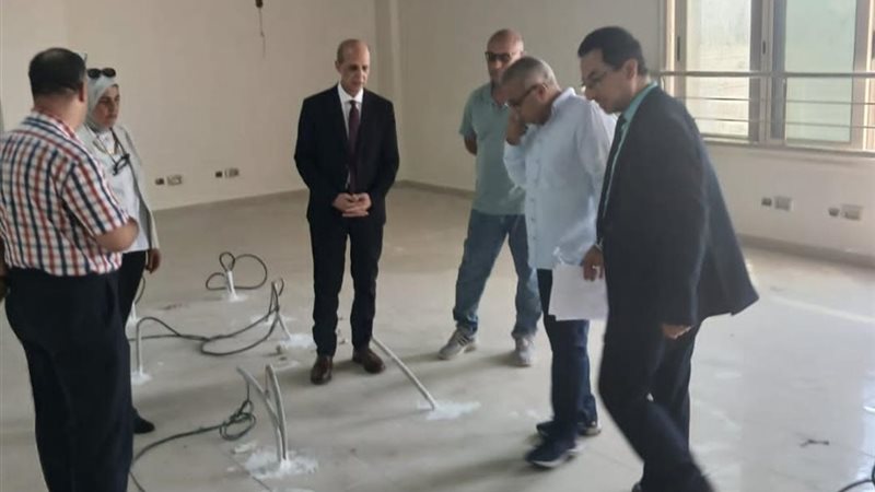 تجهيز العيادات بالجامعة