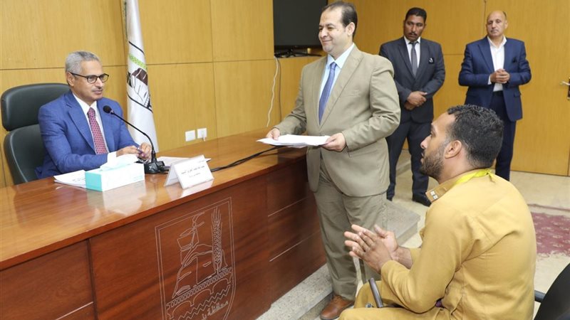 اللقاء الاسبوعى للمحافظ