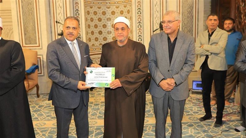 محافظ الشرقية خلال