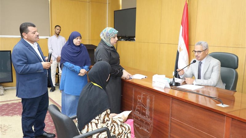 اللقاء الاسبوعى لمحافظ