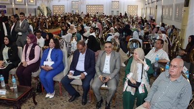 نائب محافظ بنى سويف يشهد احتفالية لتكريم الأمهات المثاليات وحفظة القرآن الكريم والمتفوقين 