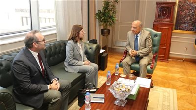 وزير الكهرباء يستقبل سفيرة قبرص لبحث التعاون وزيادة الاستثمارات بمشروعات الطاقات المتجددة 
