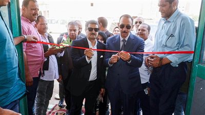 محافظ سوهاج يفتتح معرض منتجات شركة النيل للزيوت والمنظفات ويوجه بالتسويق الجيد لها بأسعار تنافسية