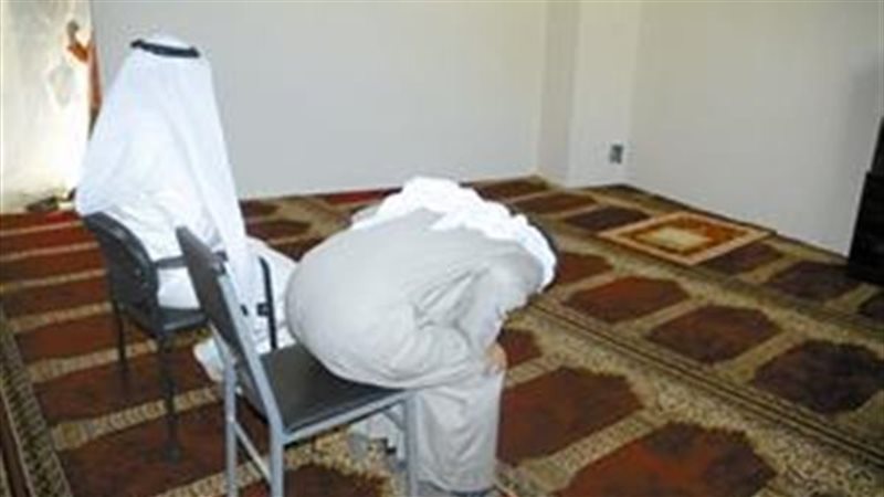 حكم الصلاة جالساً