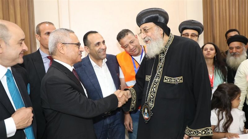 فى ختام زيارته المحافظ يلتقى البابا
