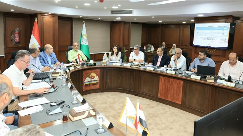اجتماع محافظ الجيزة