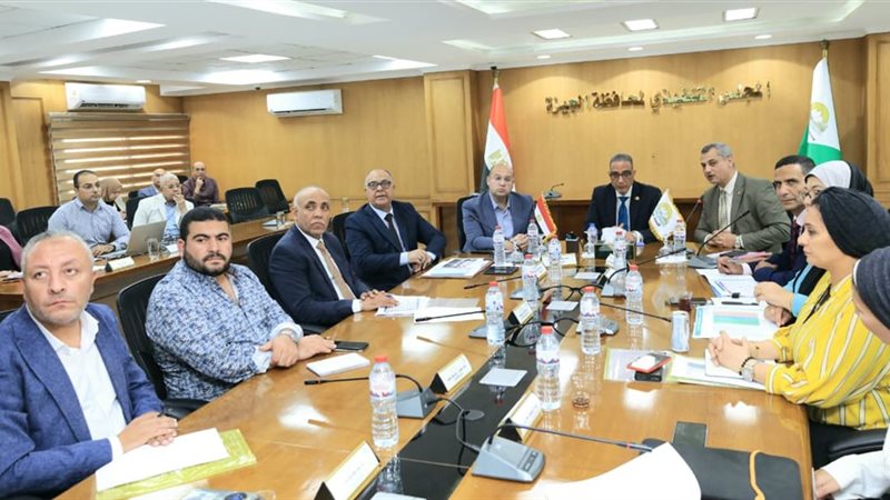 اجتماع محافظ الجيزة