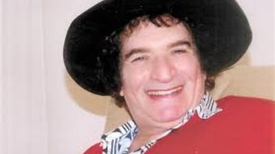 فيديو نادر ..عودة مبارك وصدام حسين والسادات بفرمان العبقرى المخبول