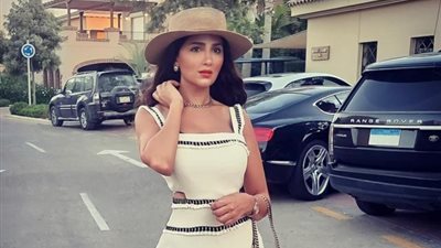 مى عمر تستعرض جمالها بـ ”لوك” مميز عبر ”انستجرام”