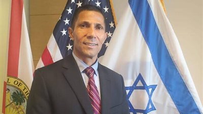 عنده 49 سنة ويري أن إسرائيل دولة رائعة.. 10 معلومات عن أول سفير عربي للصهاينة في الخارج