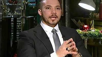 عبدالله رشدي ردًا على مهاجميه من الفنانات: الفنانة أولى بالاحتشام والبعد عن الخلاعة