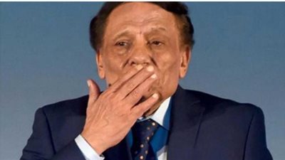 شائعات المرض تحاصر الزعيم عادل إمام.. اعرف الحكاية