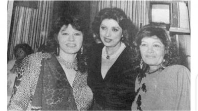 بالصور.. تعرف على شقيقة شويكار التوأم التي أخفتها عن الجميع