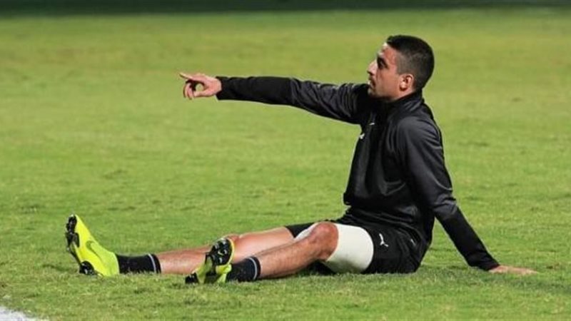طاهر محمد طاهر لاعب
