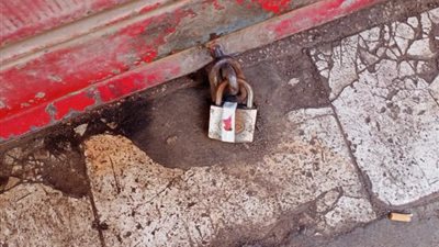 صور.. غلق وتشميع محلات مخالفة وضبط 78 توك توك بالجيزة