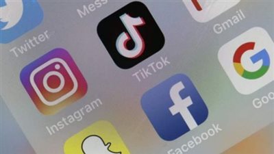 احذر .. ”تيك توك” و”فيس بوك” يتجسسان على هاتفك المحمول