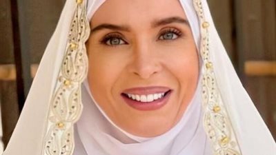 دينا تعود لإثارة الجدل بالحجاب عبر ”انستجرام”