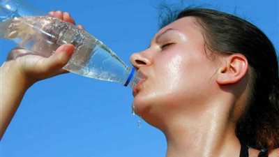 خلى بالك.. نصائح هامة للحماية من الإصابة بضربة الشمس