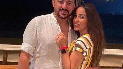 دياب يهنئ زوجته بعيد ميلادها بكلمات رومانسية