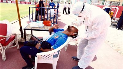 لاعبو الأهلي يخضعون للمسحة الطبية الثالثة