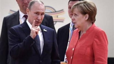 ميركل تبحث مع بوتين فى الكرملين  عدد من القضايا الساخنة
