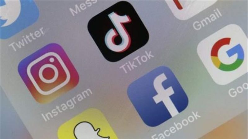تيك توك وفيس بوك