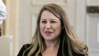 نادية حي.. ابنة العامل المغربي التي أصبحت وزيرة في الحكومة الفرنسية