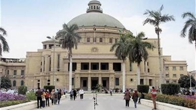 رئيس جامعة القاهرة يعلن 90 منحة مجانية كاملة لأوائل الثانوية العامة