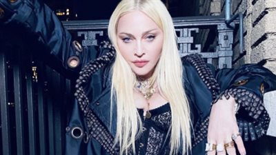 في عيد ميلادها الـ 63.. مادونا بإطلالة شبابية كفتاة بعمر الـ 20