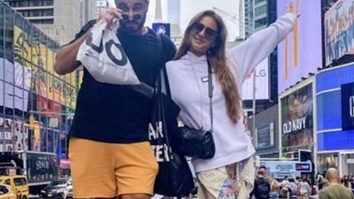 نيللى كريم تجذب أنظار جمهورها بصور مختلفة من شهر العسل