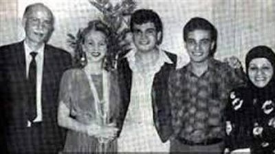 نجوم الفن الجميل يرفعون شعار ”العائلة أولاً”.. رحلة مع صور نادرة من حفلات زفافهم