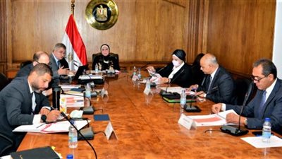 وزيرة التجارة والصناعة تترأس اجتماع مجلس ادارة مركز تحديث الصناعة