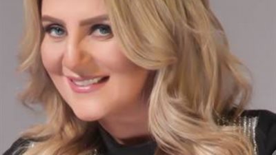 رانيا محمود ياسين تنشر صورة نادرة برفقة الراحل عمر الشريف